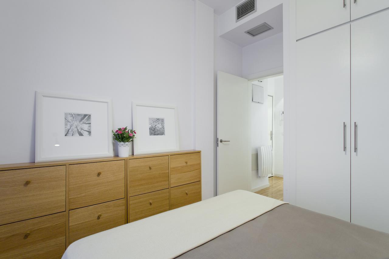 Gran Via Apartment Madrid Bagian luar foto