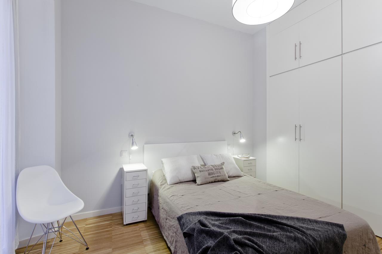 Gran Via Apartment Madrid Bagian luar foto